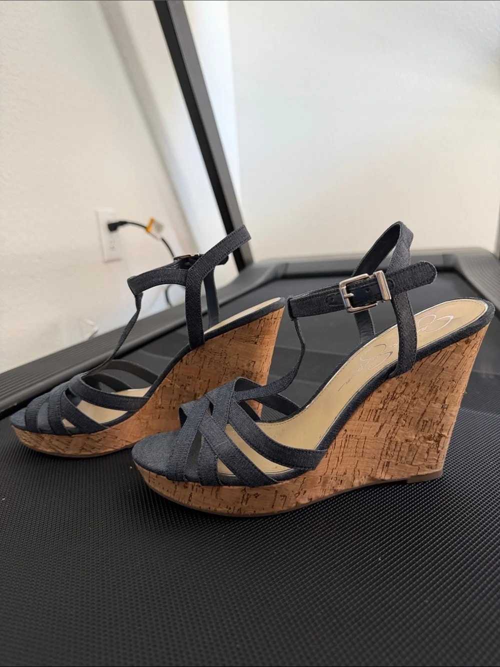 Women’s Jessica Simpson Navy denim T-Strap cork Wedge baddie size 8.5 Sandals
